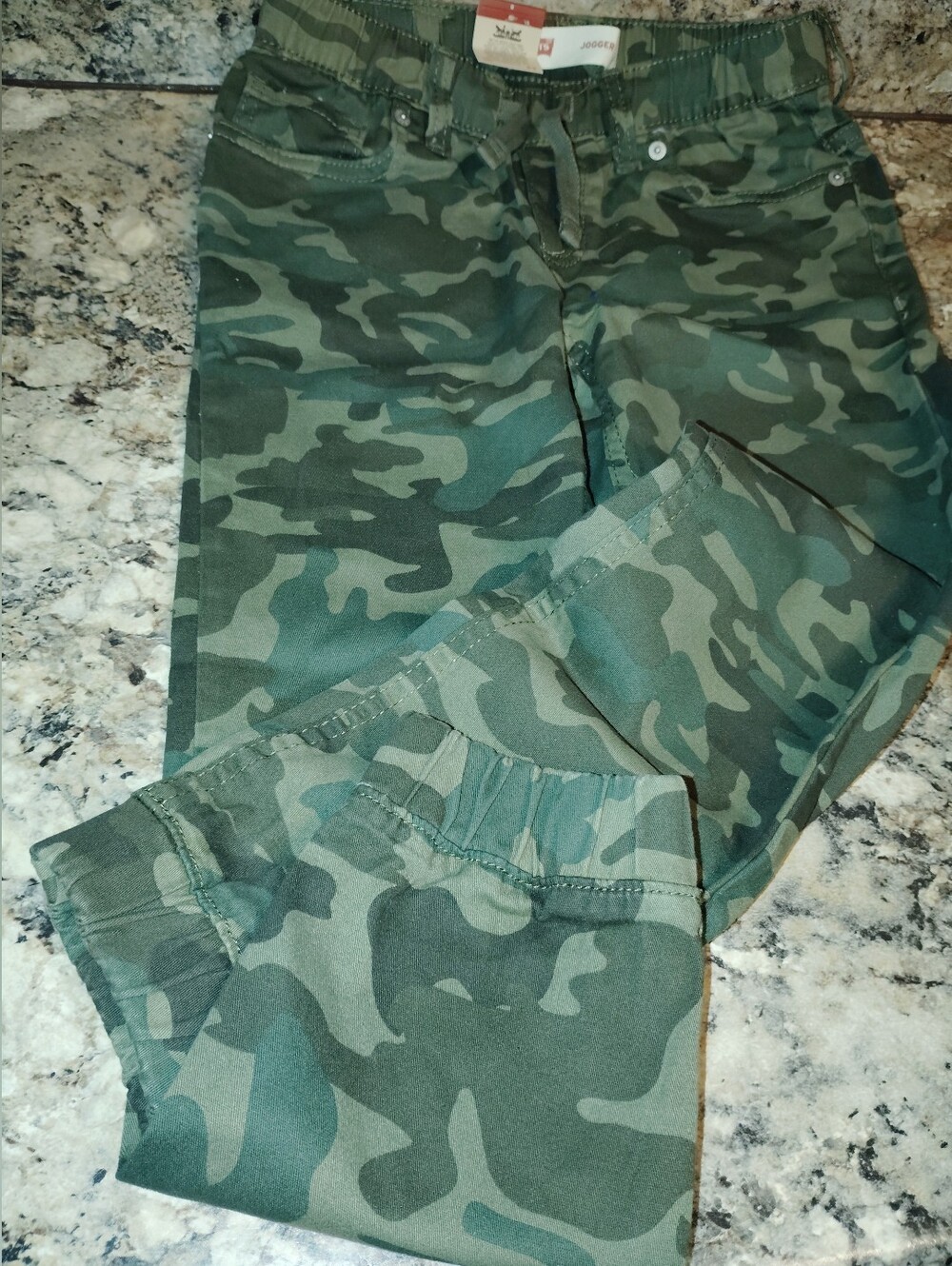 8 Nwt Levi's Kids Green Camo Jogger Pants Retail 42 - Picture 3 of 8